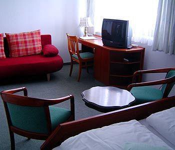 Отель Stadt Pasing 3*